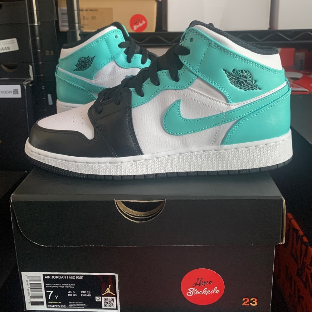 COPY - Nike Air Jordan 1 Mid Tropical Twist Black Shoes 554725-132 (GS) Youth S…